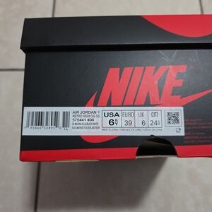Jordan Kids' Black and Red Shoe Box